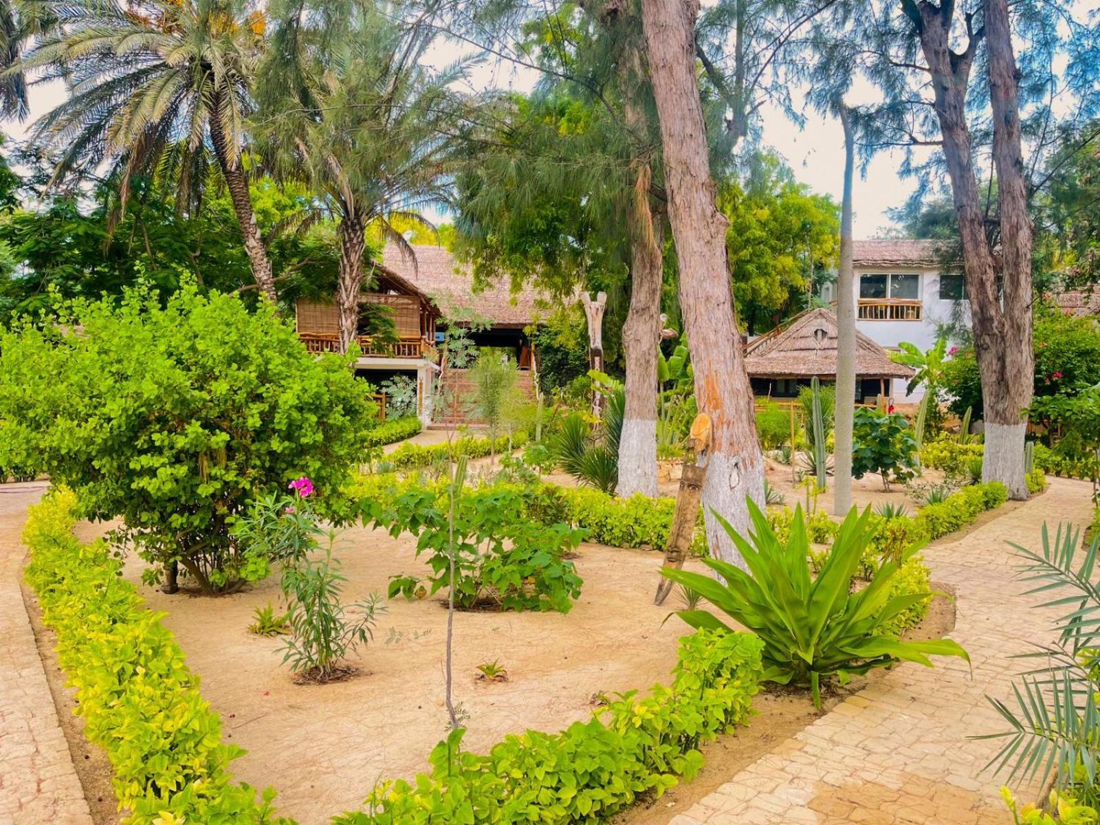 Vovo Telo Lodge Toliara Eksteriør billede