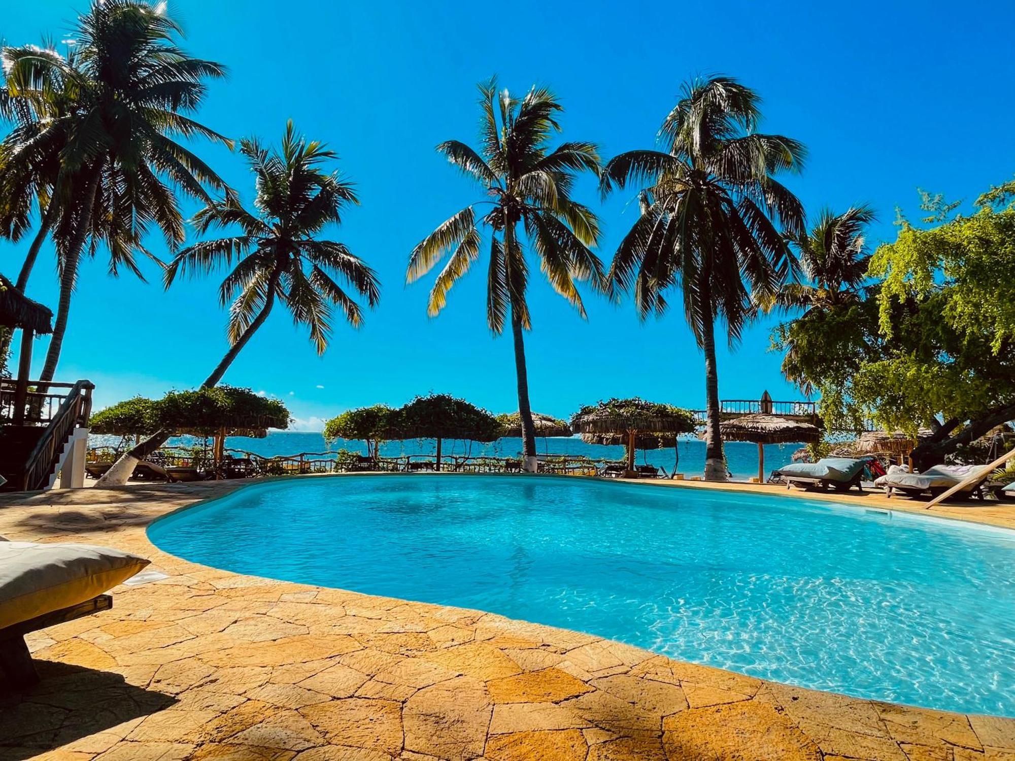 Vovo Telo Lodge Toliara Eksteriør billede