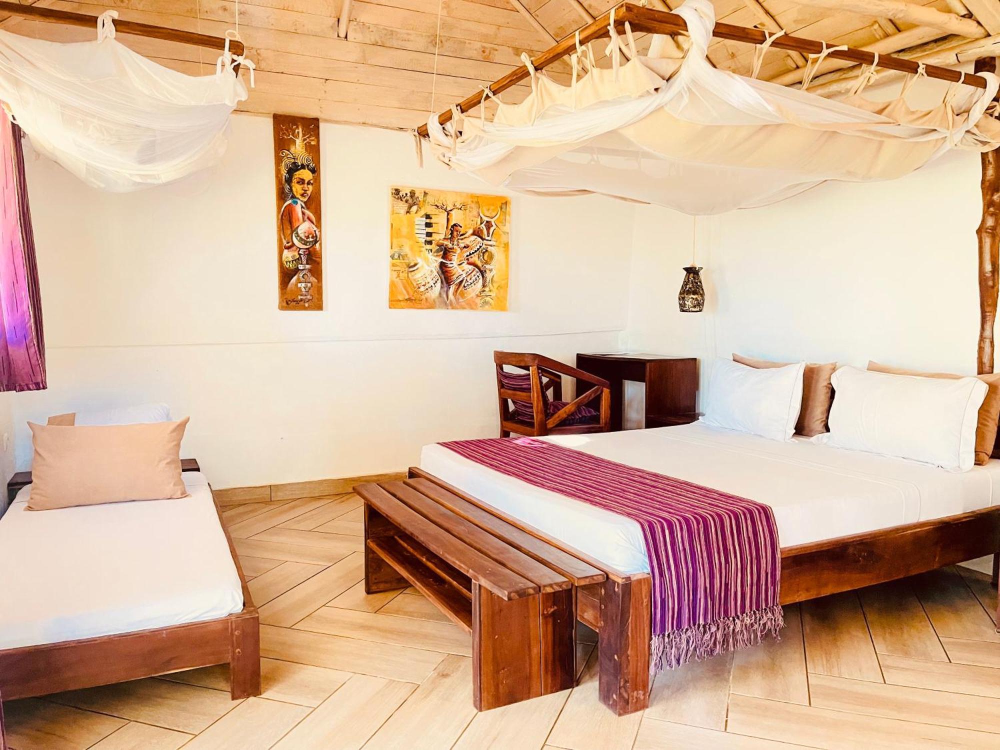 Vovo Telo Lodge Toliara Eksteriør billede