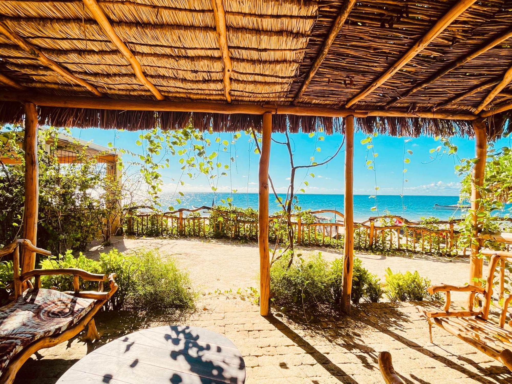 Vovo Telo Lodge Toliara Eksteriør billede