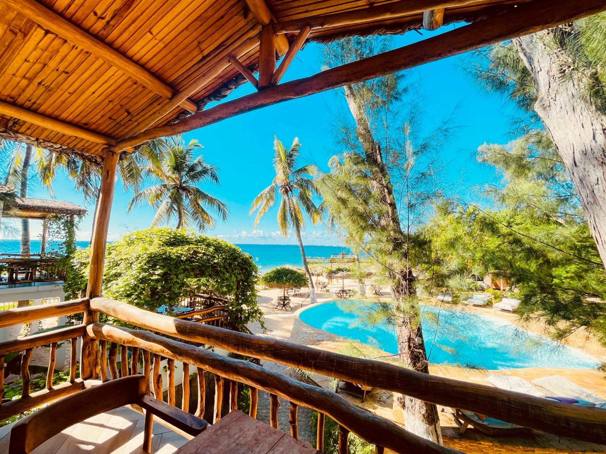 Vovo Telo Lodge Toliara Eksteriør billede