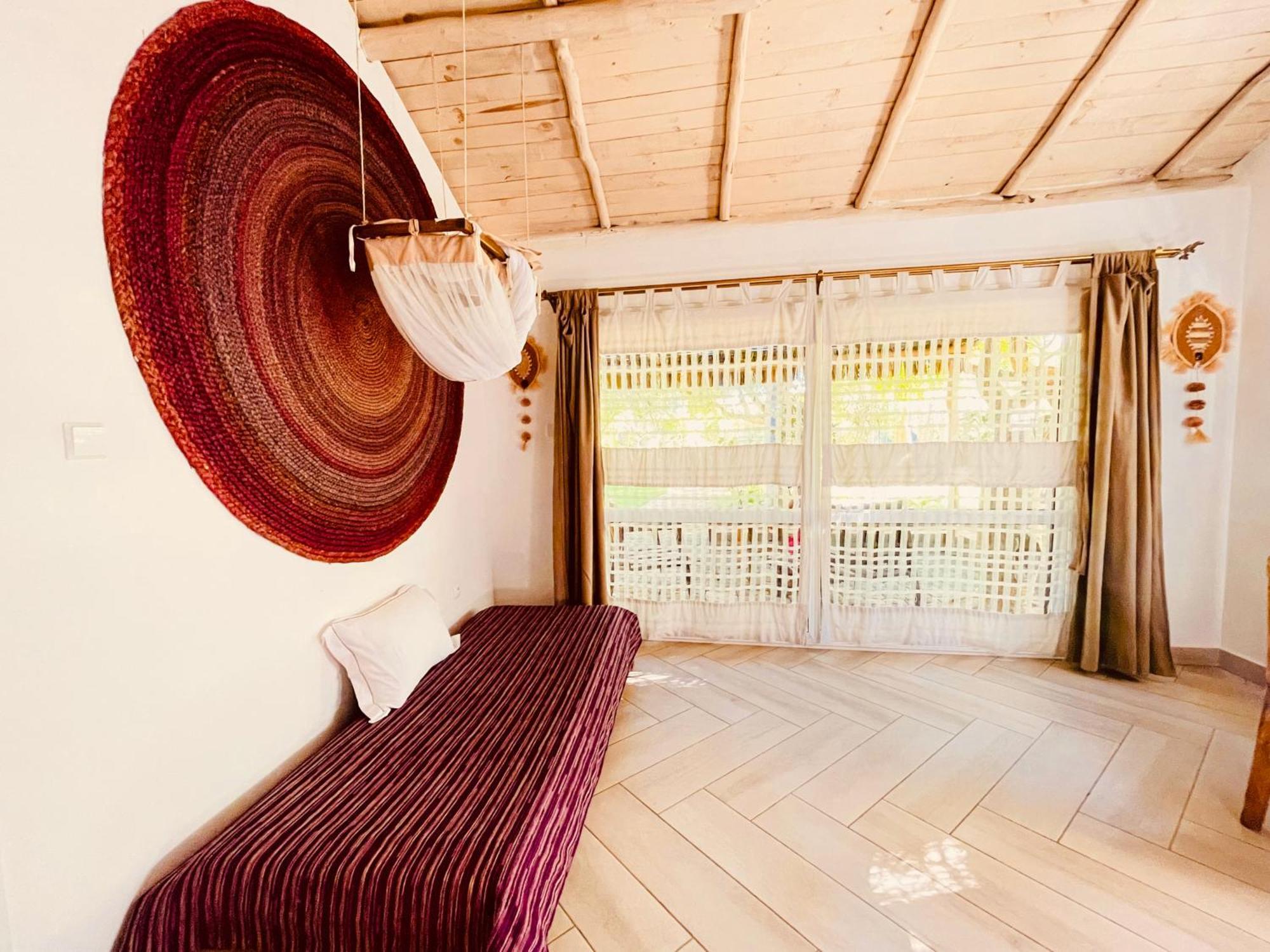 Vovo Telo Lodge Toliara Eksteriør billede