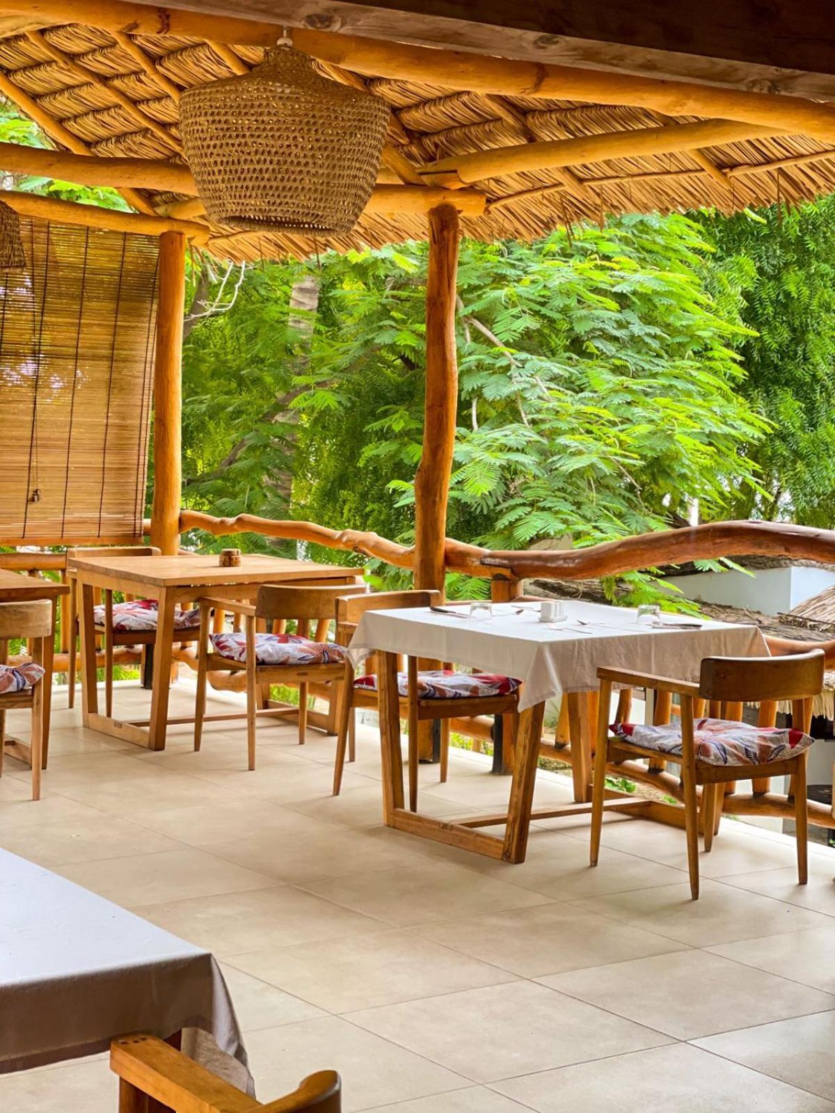 Vovo Telo Lodge Toliara Eksteriør billede