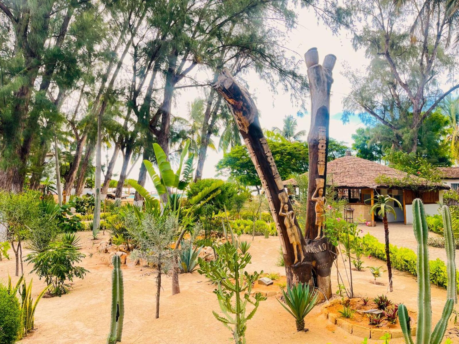 Vovo Telo Lodge Toliara Eksteriør billede