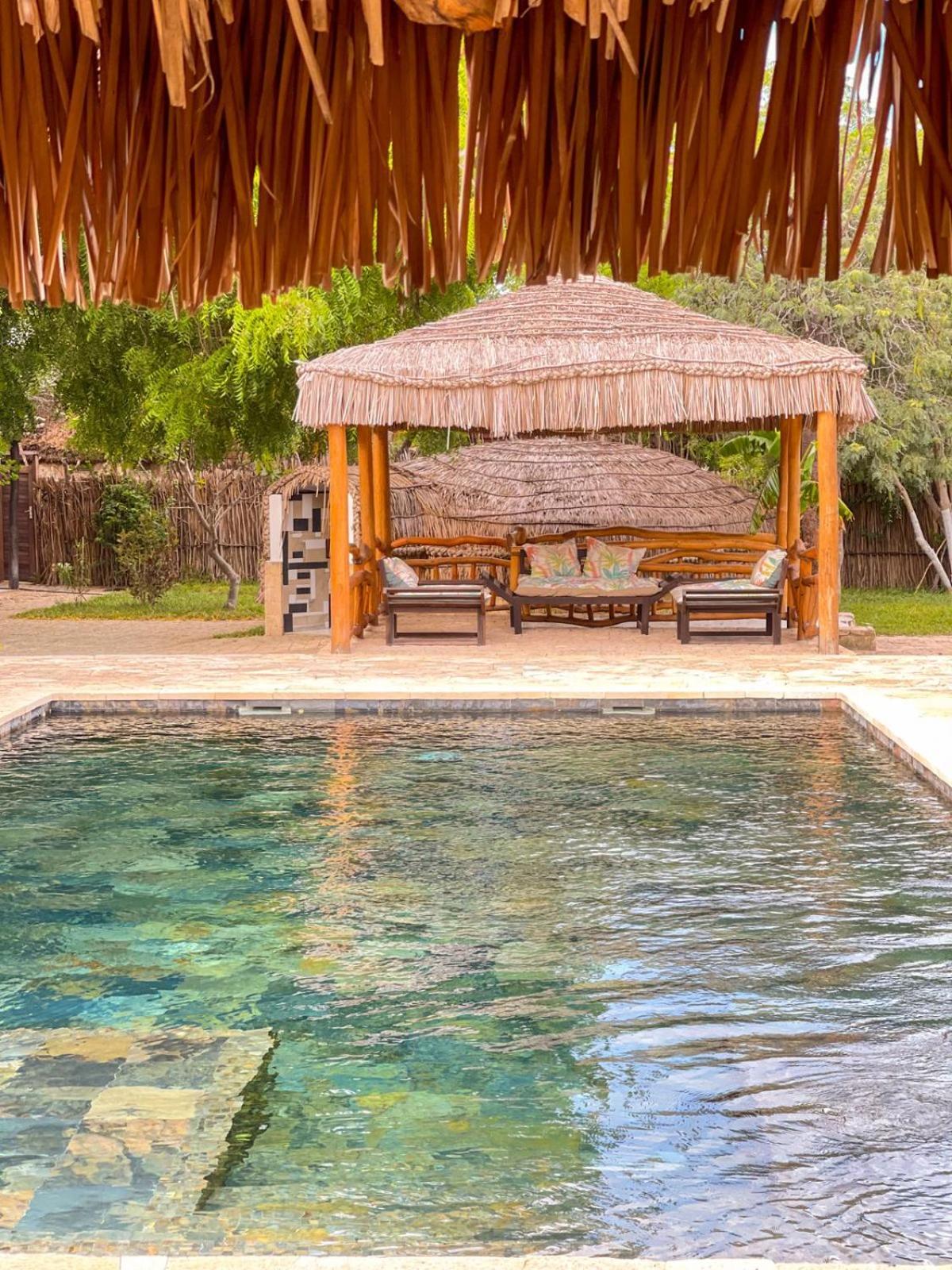 Vovo Telo Lodge Toliara Eksteriør billede
