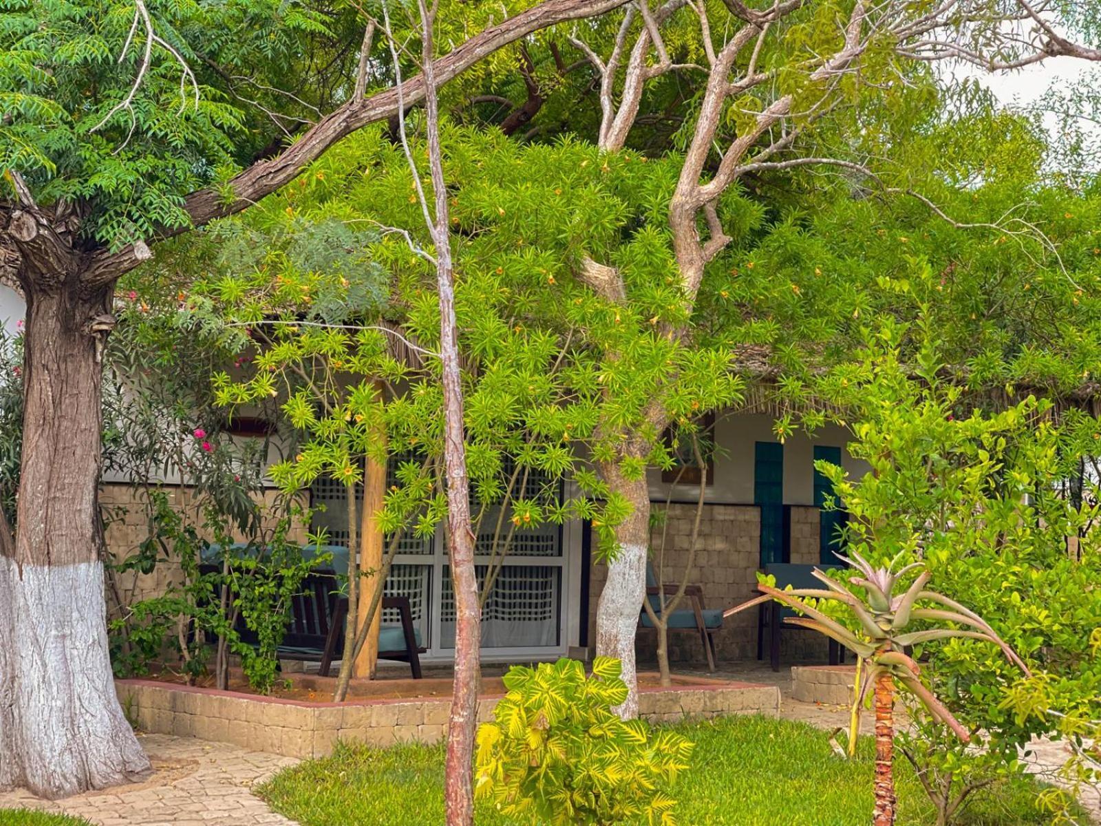 Vovo Telo Lodge Toliara Eksteriør billede