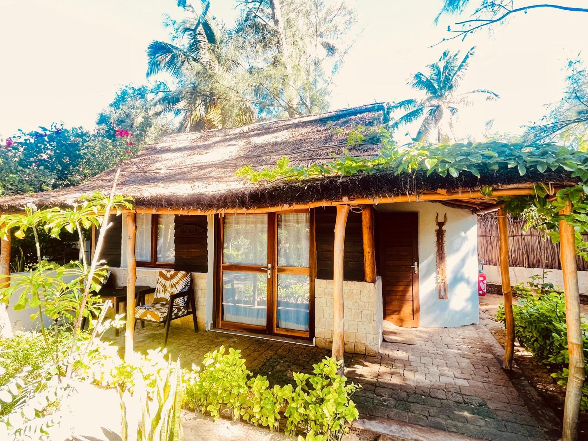 Vovo Telo Lodge Toliara Eksteriør billede