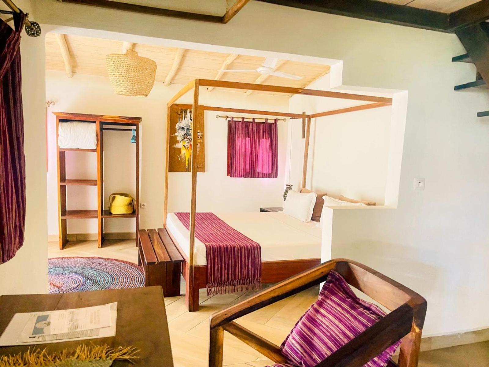 Vovo Telo Lodge Toliara Eksteriør billede