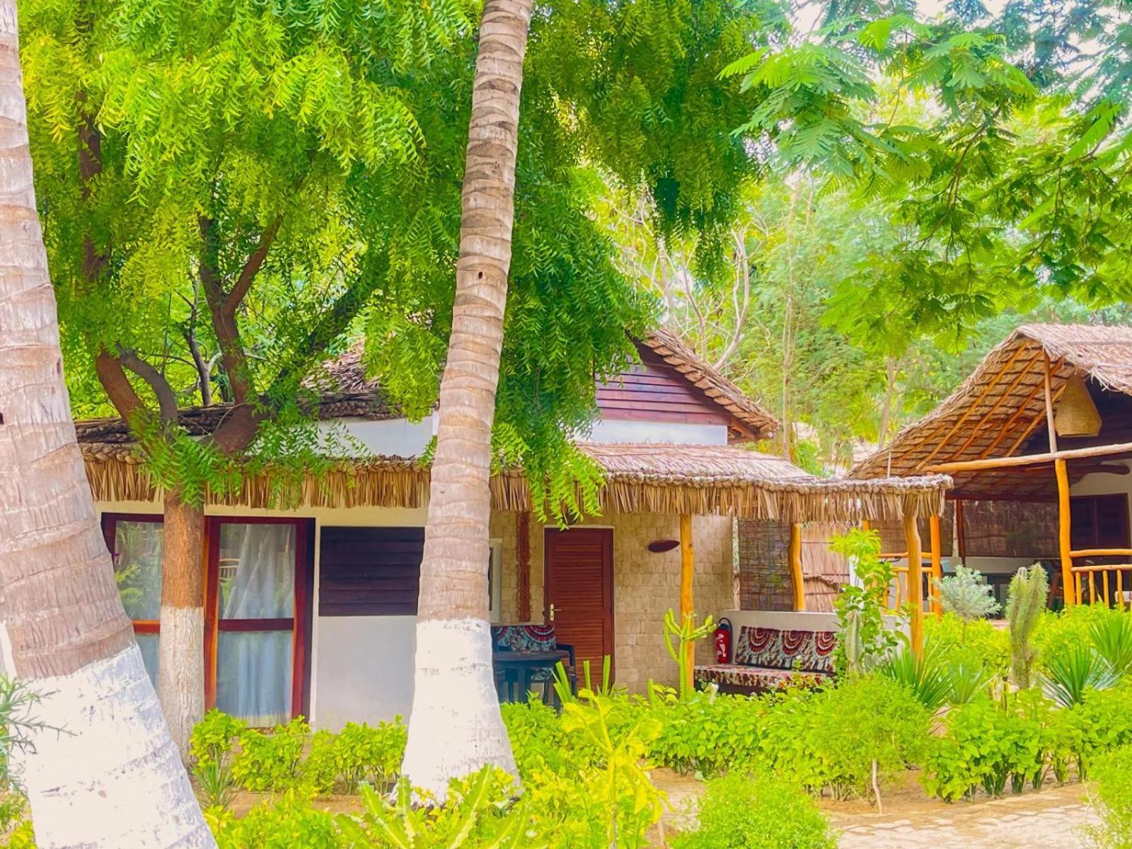 Vovo Telo Lodge Toliara Eksteriør billede