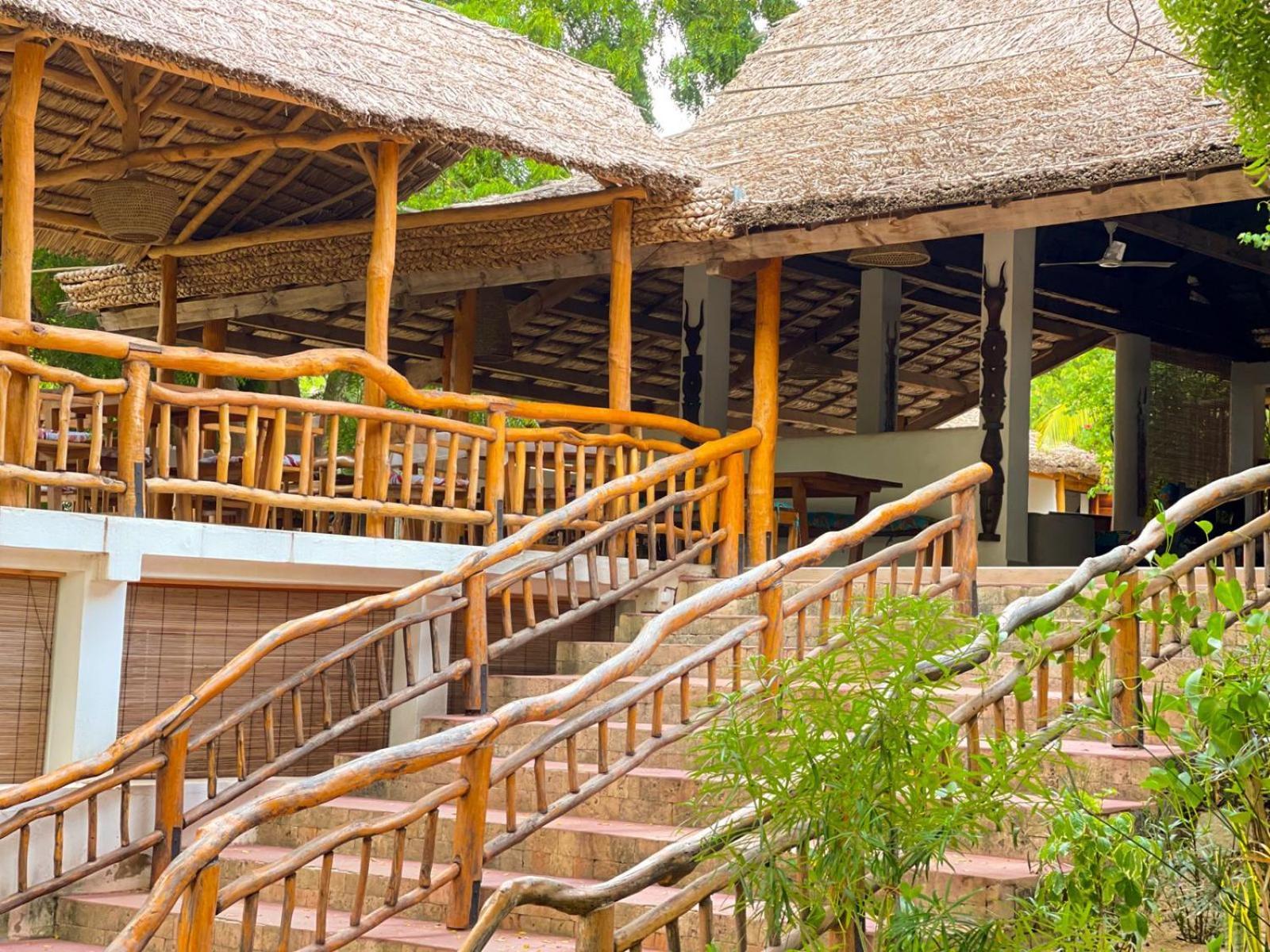 Vovo Telo Lodge Toliara Eksteriør billede