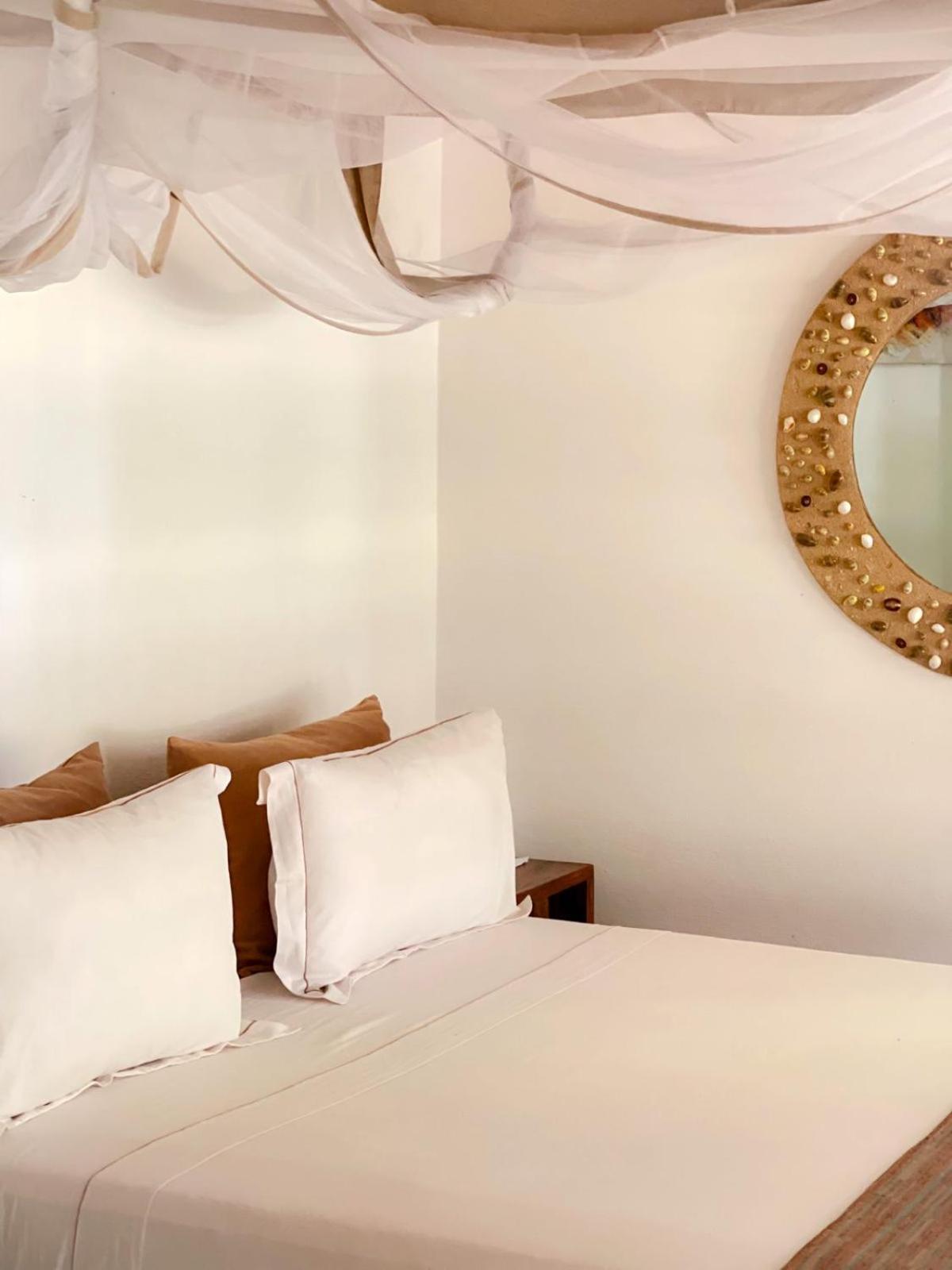 Vovo Telo Lodge Toliara Eksteriør billede