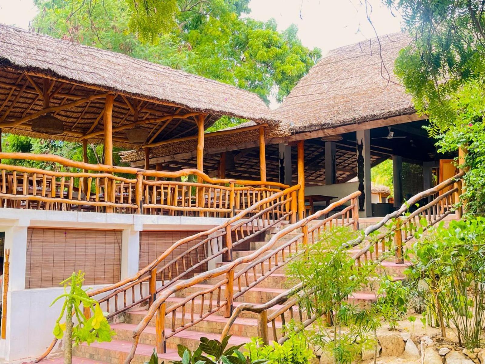 Vovo Telo Lodge Toliara Eksteriør billede