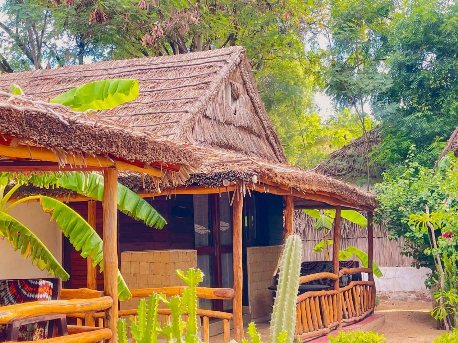 Vovo Telo Lodge Toliara Eksteriør billede